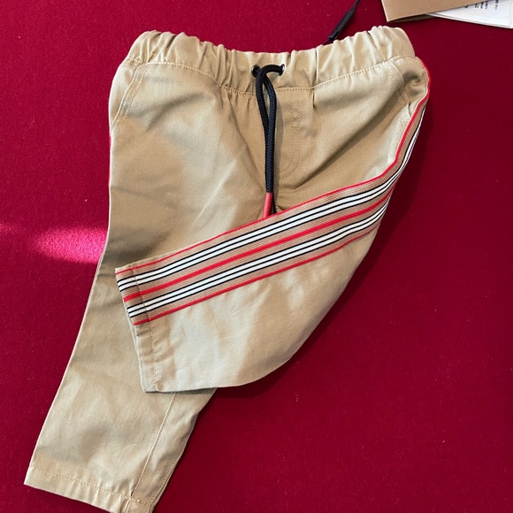 Burberry infant pants 6months.